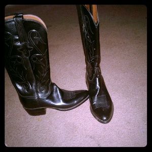Lucchese women's boots  size 6.2 never used